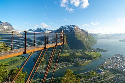 Åndalsnes: Cable Car & Guided Hike to Rampestreken Viewpoint