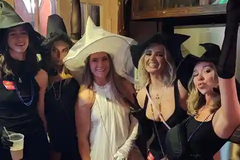 New Orleans: Ghost and Haunted Pub Crawl Tour with Free Shot