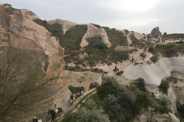 Excursión a caballo por CapadociaCapadocia: 1 hora de paseo a caballo con recogida en Göreme