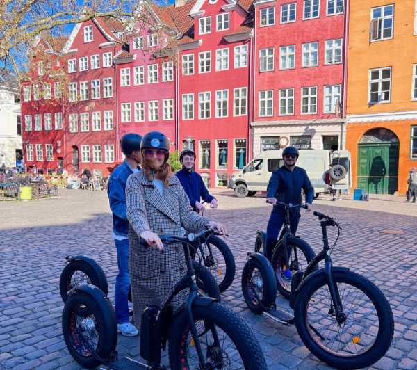 Kopenhagen: Tour met gids op elektrische kickbike. Alle hoogtepunten