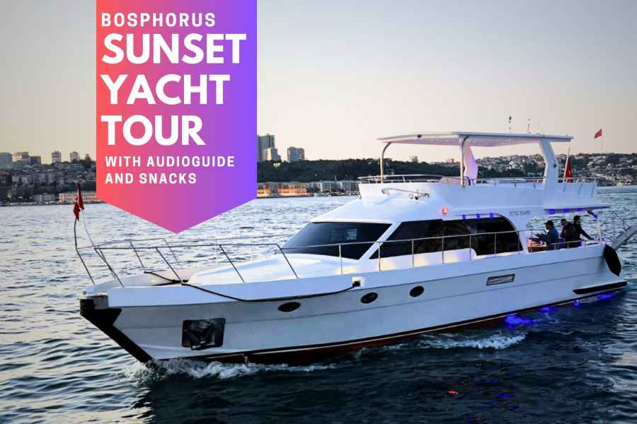 Istanbul: Yachttour bei Sonnenuntergang oder tagsüber mit Audioguide und Snacks