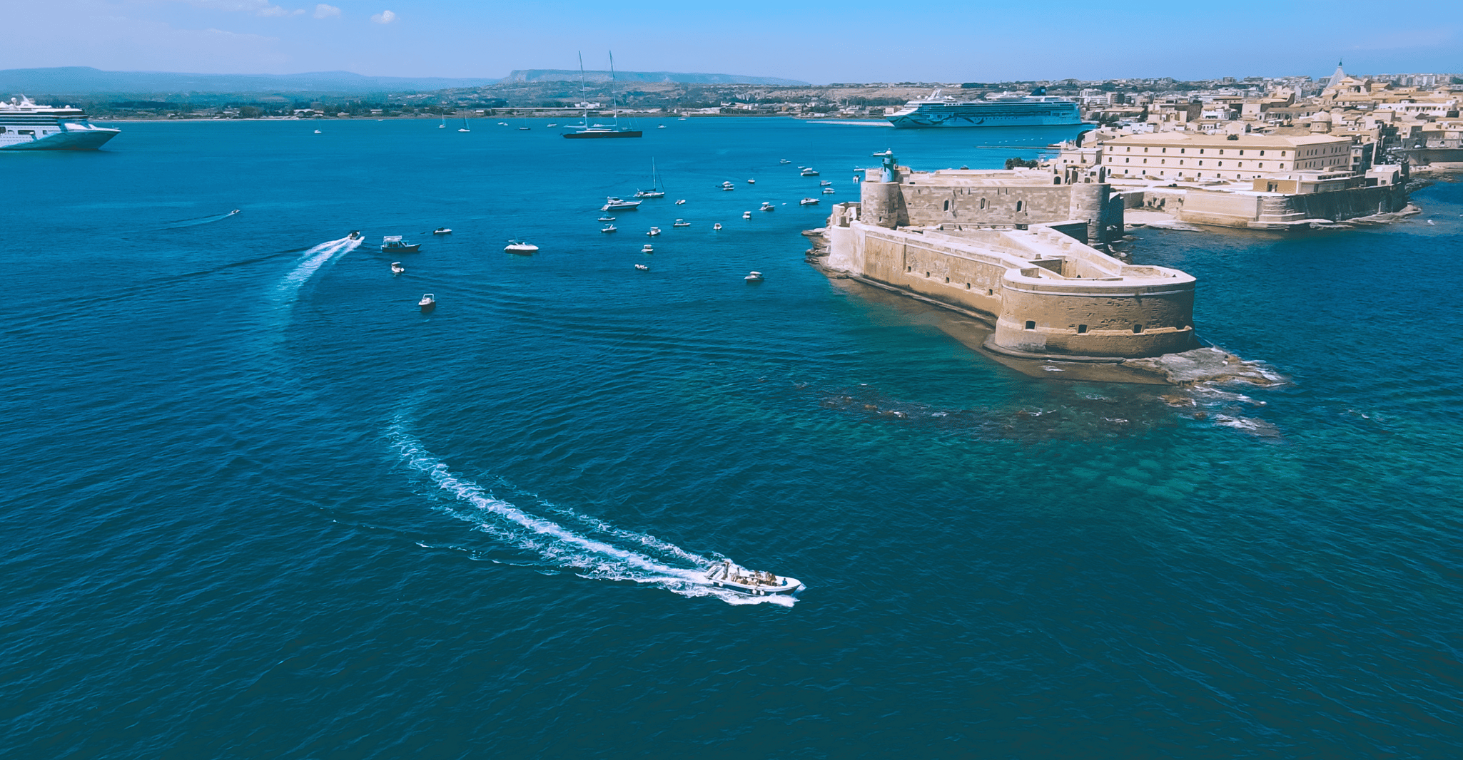Excursão de barco por Siracusa, Pillirina, Ortigia e cavernas marinhas - Hizvo