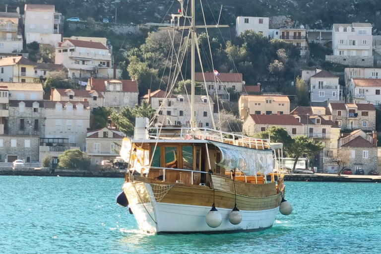 دوبروفنيك: رحلة بحرية بالقارب في جزر إلافيتي مع الغداء والمشروباتدوبروفنيك: رحلة بحرية في جزر إلاف