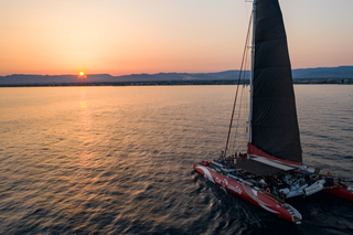 Cambrils: Sunset Catamaran Cruise with Drinks