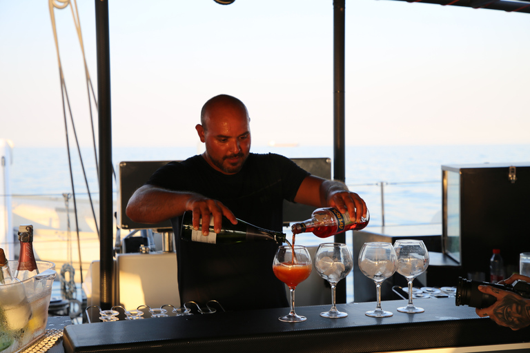 Cambrils: Sunset Catamaran Cruise with Drinks