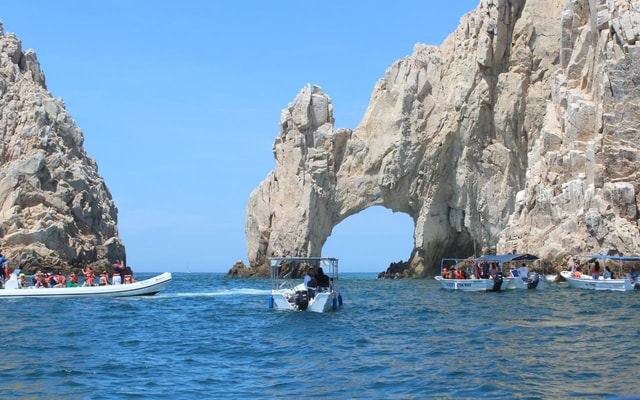 Cabo San Lucas: City Sightseeing, Beach Day and Boat Tour