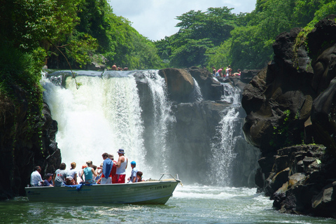 Mauritius: Ile Aux Cerfs-waterval, lunch- en snorkeltour