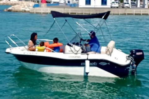 Málaga: recorre la costa malagueña en barco sin licenciaRecorre la costa malagueña y disfruta de preciosos paisajes