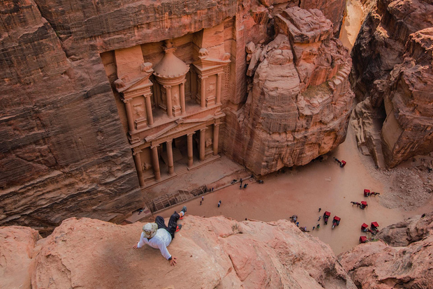 Från Akaba: Privat 2-dagarsutflykt till Petra och Wadi Rum