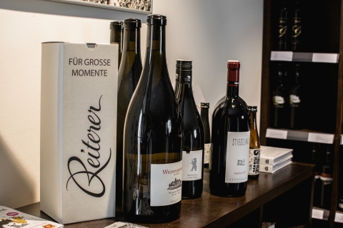 Salzburgo: Cata guiada de vinos en un bar escondidoCata de vinos en inglés