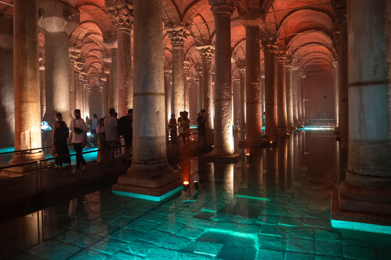 Istanbul: Basilica Cistern Guided Walking Tour Small Group Tour