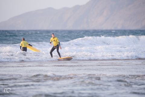 Apprendre le surf dans le sud de Fuerteventura