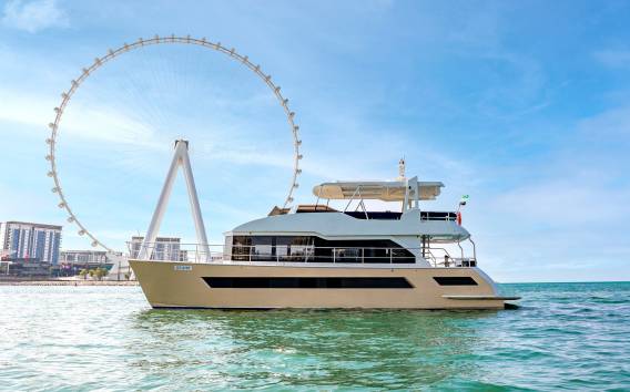 Dubai: Dubai Harbour to Marina Luxus-Yacht-Tour mit Getränken