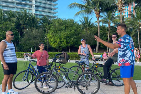 Tour in bicicletta non turistico di Miami Beach Art Deco e StoriaMiami: tour guidato in bici di storia, Art Déco e scandali