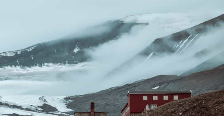 Longyearbyen: Private Guided Walking Tour