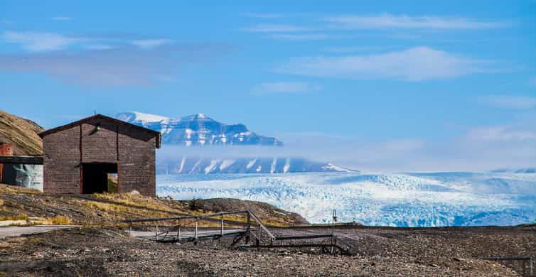 Från Longyearbyen: Pyramiden Privat Fototur Med Transfer | GetYourGuide