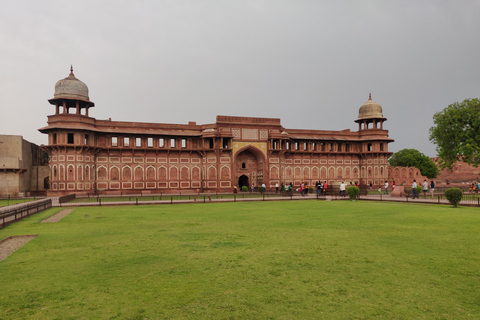 Visite du Taj Mahal au lever du soleil depuis Delhi en voitureChauffeur, voiture et guide touristique