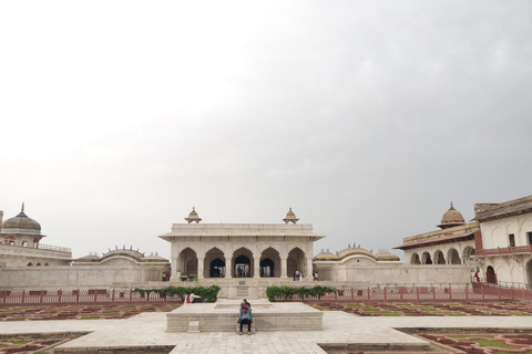 Sunrise Taj Mahal i Agra Fort Tour z Agry samochodemWschód słońca cud świata i Agra Fort Tour z Agry