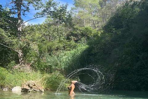 Valencia: Montanejos warmwaterbronnen & waterval, inclusief eten