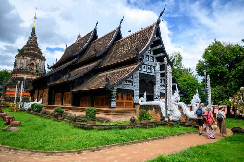 Chiang Mai Nocna Wycieczka Tuk Tuk Ze Wi Tyniami I Ulicznymi