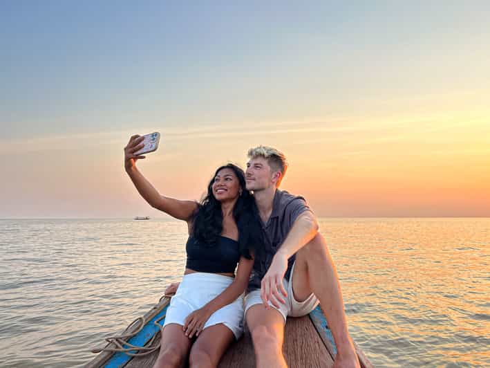 Siem Reap: Kampong Phluk and Tonle Sap Sunset Boat Cruise