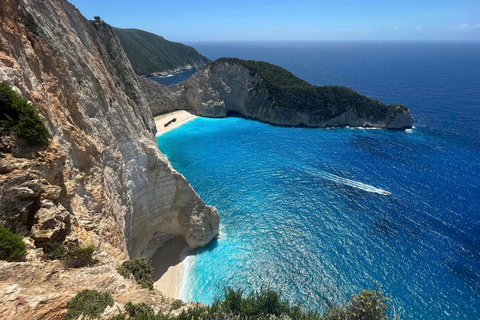 Zakynthos: scheepswrak, blauwe grotten en Xigia-strandcruise