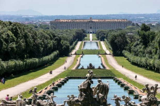 Naples : visite du palais de Caserte avec chauffeur et dégustation de mozzarella
