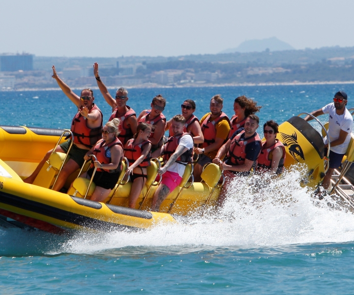 Alcudia: Speedboat Tour of Northern Mallorca & Hotel Pickup