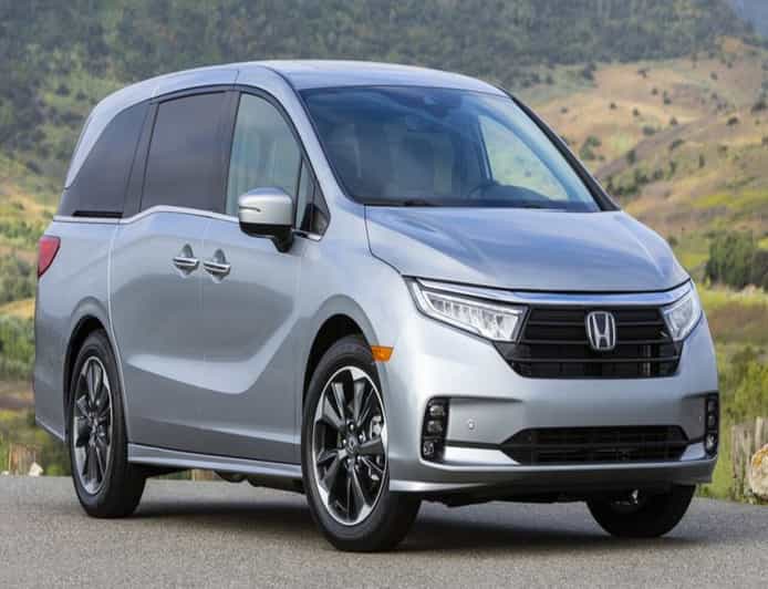 MV05 Minivan 5 Plazas Traslado Aeropuerto Dublín GetYourGuide