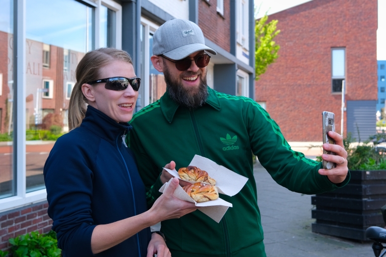 Utrecht: Guided Cycling Tour with Vegan Tastings & 2 Drinks