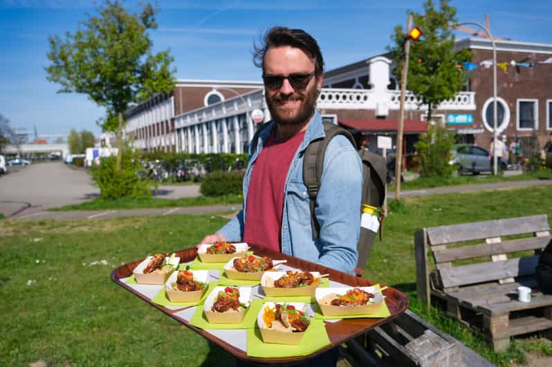 Utrecht: Guided Cycling Tour with Vegan Tastings & 2 Drinks