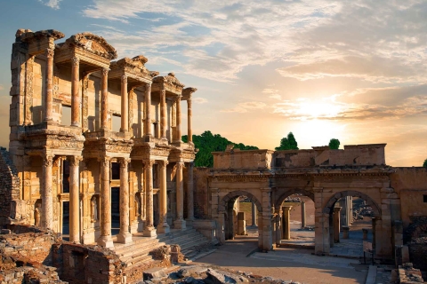 Von Izmir aus: Ephesus Tagesausflug mit Transfer & Mittagessen