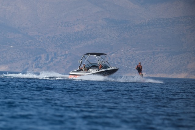 Visit Mylopotas Private MasterCraft X Boat Ride with Wakeboarding in Isola di Ios, Grecia