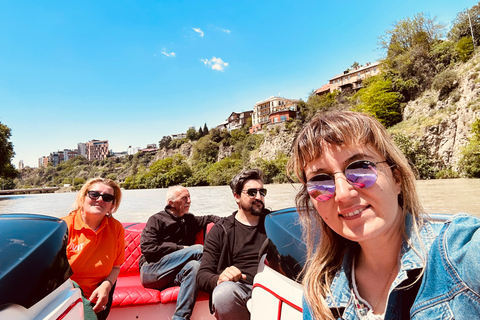 Tour en bateau à Tbilissi : Excursion privée en bateau dans la vieille villeTbilissi : Promenade privée et mémorable en bateau sur la rivière dans la vieille ville