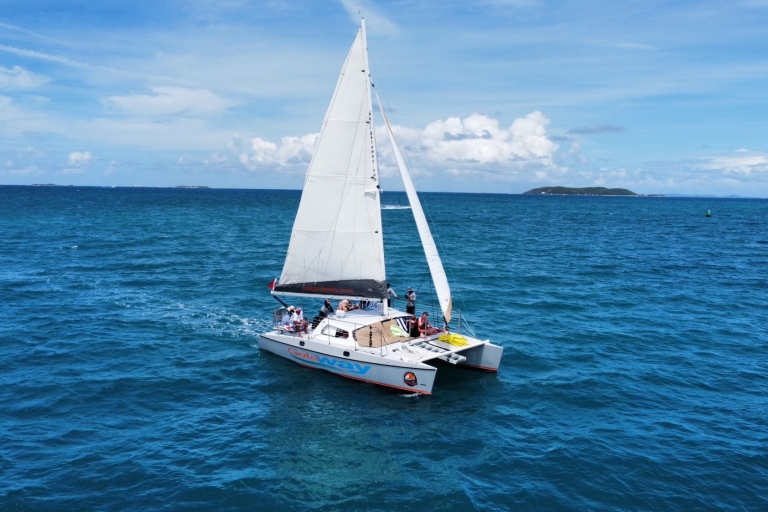 Catamaran à voile Icacos : plongée avec tuba et plage
