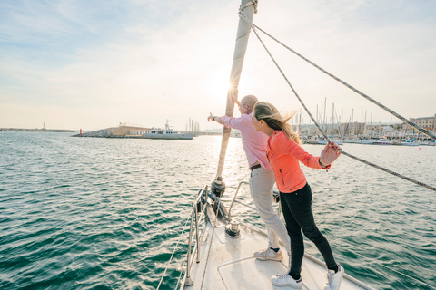 Encantos de Lisboa: Tour de Tapas por la Alfama y Crucero en Barco al AtardecerOpción Inglés