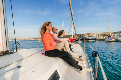 Encantos de Lisboa: Tour de Tapas por la Alfama y Crucero en Barco al AtardecerOpción Inglés