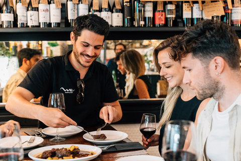 Lisbona: Il fascino dell&#039;Alfama, le tapas, il vino e la crociera in barca al tramontoGuida spagnola