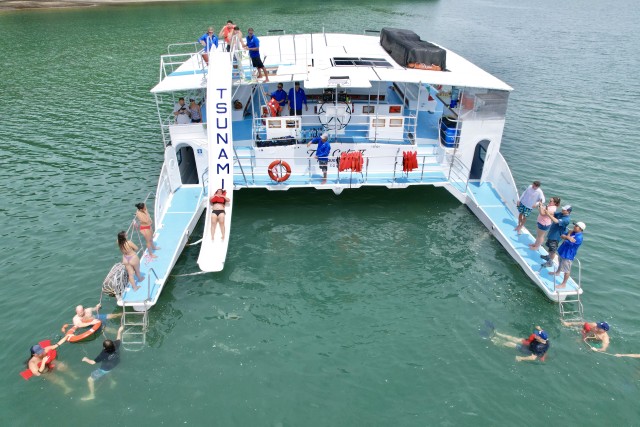 Flamingo, Guanacaste: Catamarantocht met lunch en drankjes