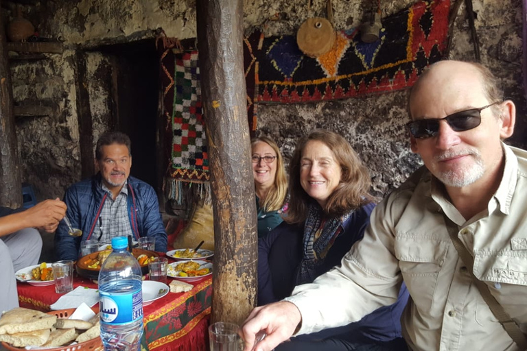 Excursion dans le désert d'Agafay, les montagnes de l'Atlas et à dos de chameau à Marrakech