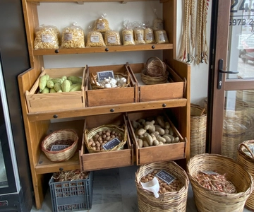 Naxos: Food Walking Tour & Kookles met Maaltijd & Drankjes