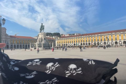 Lisbon: Pirate's Picture Hunt Tour for Families