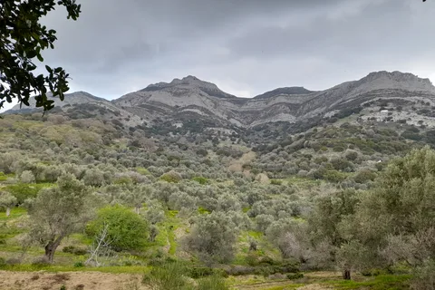 Naxos: Countryside hike among villages & Byzantine churches
