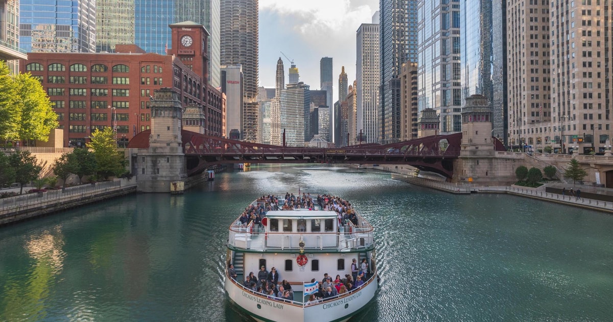 🛳️ Chicago Architecture Center Cruise on Chicago's First Lady No