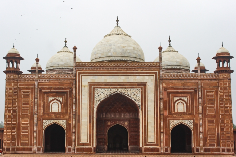 Bangalore: Prywatna wycieczka po Taj Mahal z Bangalore z powrotemWycieczka bez lotu i bez wpisowego