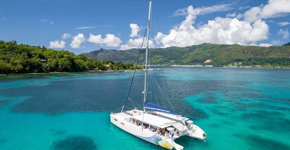 Mahé: Saint-Anne Marine Park and Moyenne Island Cruise