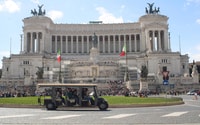 Roma, tour notturno della città di Golf Cart - Housity