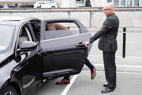 Lyon: 1-Way Private Transfer center to Saint Exupery Airport