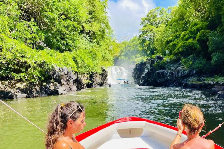 Speed boat to Ile Aux Cerfs with 2 Watersports activities