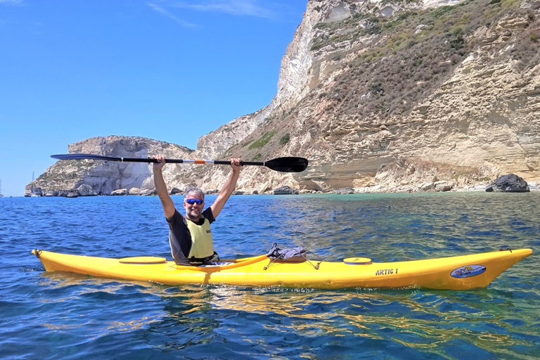 Cagliari: Guided Kayak Excursion in the Gulf of Cagliari